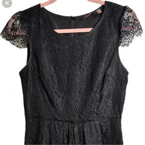 Dex Black Lace Dress, cap sleeves, lined, Small. Pretty, Whimsical, Goth, Prom